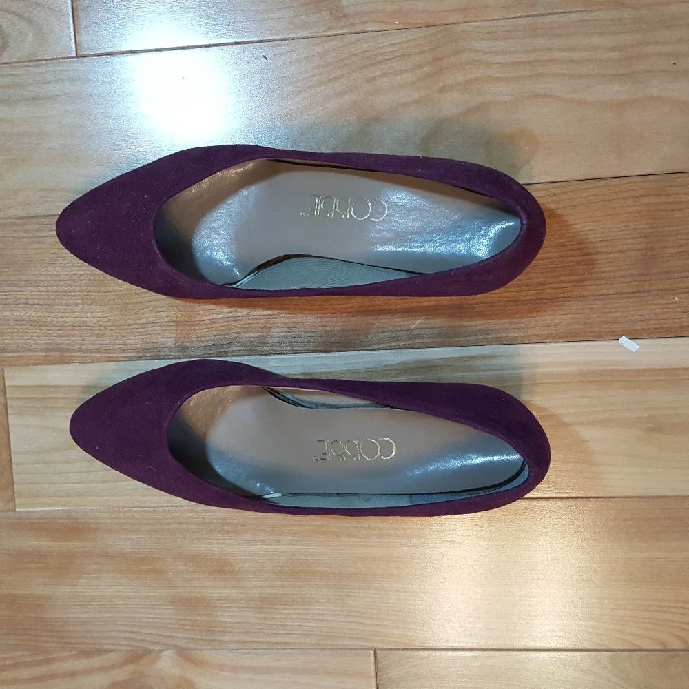 Purple pumps